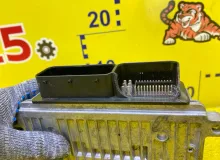Блок управления двс Land Rover RANGE ROVER 2006/Цвет 798 NNN500550 L322 448PN, передний