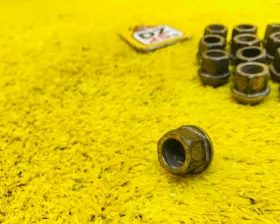 Гайка на колесо Toyota