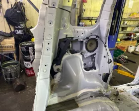 Крыло заднее TOYOTA
