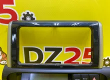 Консоль магнитофона TOYOTA WISH 2012/Цвет 070 5542068140 ZGE25W 2ZRFAE, передний