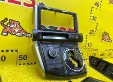 Консоль магнитофона TOYOTA WISH 2012/Цвет 070 5542068140 ZGE25W 2ZRFAE, передний