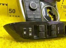 Консоль магнитофона TOYOTA WISH 2012/Цвет 070 5542068140 ZGE25W 2ZRFAE, передний