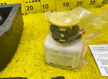 Компрессор подкачки колес TOYOTA WISH 2013/Цвет 070 4489052020 ZGE20W 2ZRFAE