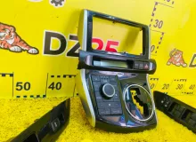 Консоль магнитофона TOYOTA WISH 2013/Цвет 070 5542068140 ZGE20W 2ZRFAE, передний