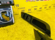 Консоль магнитофона TOYOTA WISH 2013/Цвет 070 5542068140 ZGE20W 2ZRFAE, передний