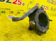 Поворотный кулак TOYOTA LAND CRUISER 1992/Цвет 183 4321160110 HDJ81V 1HDT, передний правый