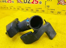 Патрубок воздушного фильтра TOYOTA HILUX SURF 2003/Цвет 1D4 1788162200 VZN215W 5VZFE, передний