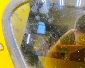 Стекло собачника Nissan