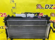 Радиатор основной TOYOTA VOXY 2014/Цвет 202 1640037280 ZWR80G 2ZRFXE, передний