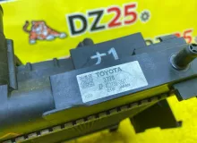Радиатор основной TOYOTA VOXY 2014/Цвет 221 1640037280 ZRR85W 3ZRFAE, передний