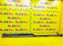 Накладка на порог TOYOTA VOXY 2014/Цвет 070 7585028050 ZWR80G 2ZRFXE, правая
