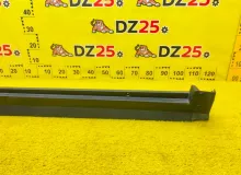 Накладка на порог TOYOTA VOXY 2014/Цвет 221 7585028050 ZRR85W 3ZRFAE, правая