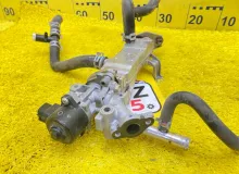 Клапан egr TOYOTA NOAH 2014/Цвет 070 2562037120 ZWR80G 2ZRFXE, передний
