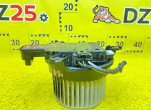 Мотор печки TOYOTA ESQUIRE 2014/Цвет 202 8710328120 ZWR80G 2ZRFXE, передний