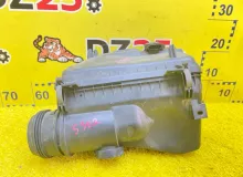 Корпус воздушного фильтра TOYOTA LAND CRUISER PRADO 2004/Цвет 1D4 1770062140 VZJ120W 5VZFE, передний