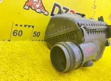 Корпус воздушного фильтра TOYOTA LAND CRUISER PRADO 2004/Цвет 1D4 1770062140 VZJ120W 5VZFE, передний