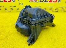 Корпус воздушного фильтра LEXUS CT200H 2011/Цвет 212 1770037290 ZWA10 2ZRFXE, передний