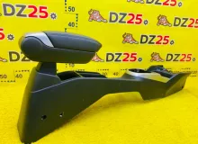 Бардачок между сиденьями HONDA FIT 2014/Цвет NH823M 83452T5C003ZA GP5 LEB, передний