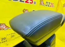 Бардачок между сиденьями HONDA FIT 2014/Цвет NH823M 83452T5C003ZA GP5 LEB, передний