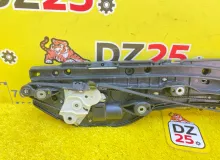 Доводчик двери TOYOTA NOAH 2014/Цвет 070 8500528071 ZRR85W 3ZRFAE, задний правый