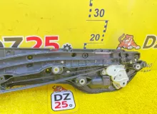 Доводчик двери TOYOTA NOAH 2014/Цвет 070 8500628171 ZRR85W 3ZRFAE, задний левый