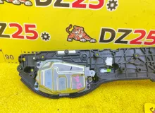 Доводчик двери TOYOTA VOXY 2014/Цвет 221 8500628171 ZRR85W 3ZRFAE, задний левый