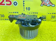 Мотор печки TOYOTA VOXY 2014/Цвет 1F7 8710328120 ZWR80G 2ZRFXE, передний