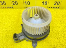 Мотор печки TOYOTA NOAH 2015/Цвет 070 8710328120 ZWR80G 2ZRFXE, передний