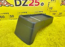 Бардачок между сиденьями TOYOTA VOXY 2014/Цвет 070 861C028010 ZWR80G 2ZRFXE, передний
