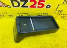 Бардачок между сиденьями TOYOTA VOXY 2014/Цвет 202 861C028010 ZWR80G 2ZRFXE, передний