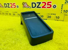 Бардачок между сиденьями TOYOTA VOXY 2014/Цвет 202 861C028010 ZWR80G 2ZRFXE, передний