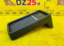 Бардачок между сиденьями TOYOTA VOXY 2014/Цвет 202 861C028010 ZWR80G 2ZRFXE, передний