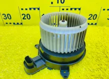 Мотор печки TOYOTA VOXY 2014/Цвет 202 8710328120 ZWR80G 2ZRFXE, передний