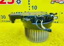 Мотор печки TOYOTA ESQUIRE 2014/Цвет 1F7 8710328120 ZRR85G 3ZRFAE, передний