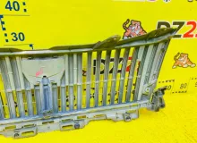 Решетка радиатора TOYOTA ESQUIRE 2014/Цвет 1F7 5311128690 ZRR85G 3ZRFAE, передняя