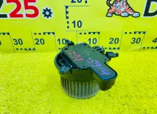Мотор печки TOYOTA NOAH 2014/Цвет 070 8710328120 ZRR85W 3ZRFAE, передний