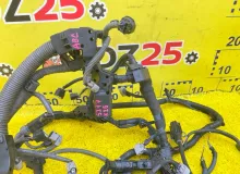 Коса двс TOYOTA ESQUIRE 2014/Цвет 202 8212128B50 ZWR80G 2ZRFXE, передняя
