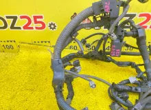 Коса двс TOYOTA ESQUIRE 2014/Цвет 202 8212128B50 ZWR80G 2ZRFXE, передняя