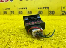 Кнопка включения 4WD TOYOTA LAND CRUISER PRADO 1994/Цвет 24V 8472460020 KZJ78W/KZJ78G/KZJ71G/KZJ71W 1KZTE, передняя