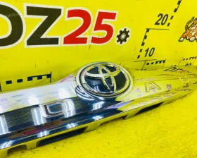 Накладка на дверь багажника TOYOTA