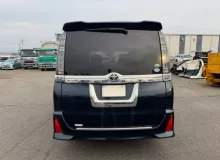 Накладка на дверь багажника TOYOTA VOXY 2014/Цвет 221 0840928190 ZRR85W 3ZRFAE, задняя