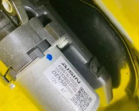 Доводчик двери NISSAN
