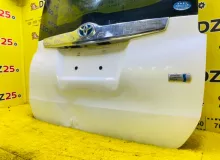 Дверь 5я TOYOTA NOAH 2014/Цвет 070 ZWR80G 2ZRFXE, задняя