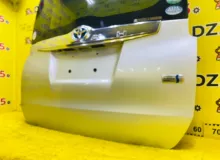 Дверь 5я TOYOTA NOAH 2014/Цвет 1F7 ZWR80G 2ZRFXE, задняя
