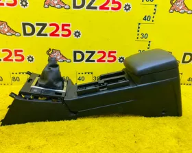 Бардачок между сиденьями SUZUKI