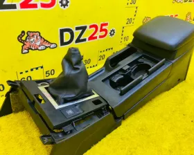 Бардачок между сиденьями SUZUKI