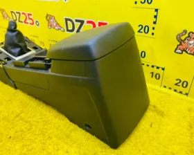 Бардачок между сиденьями SUZUKI