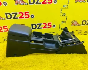 Бардачок между сиденьями SUZUKI