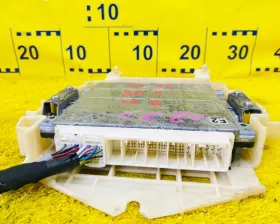 Блок управления двс TOYOTA