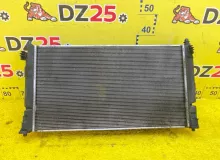 Радиатор основной TOYOTA PRIUS 2016/Цвет 070 1640037310 ZVW55 2ZRFXE, передний